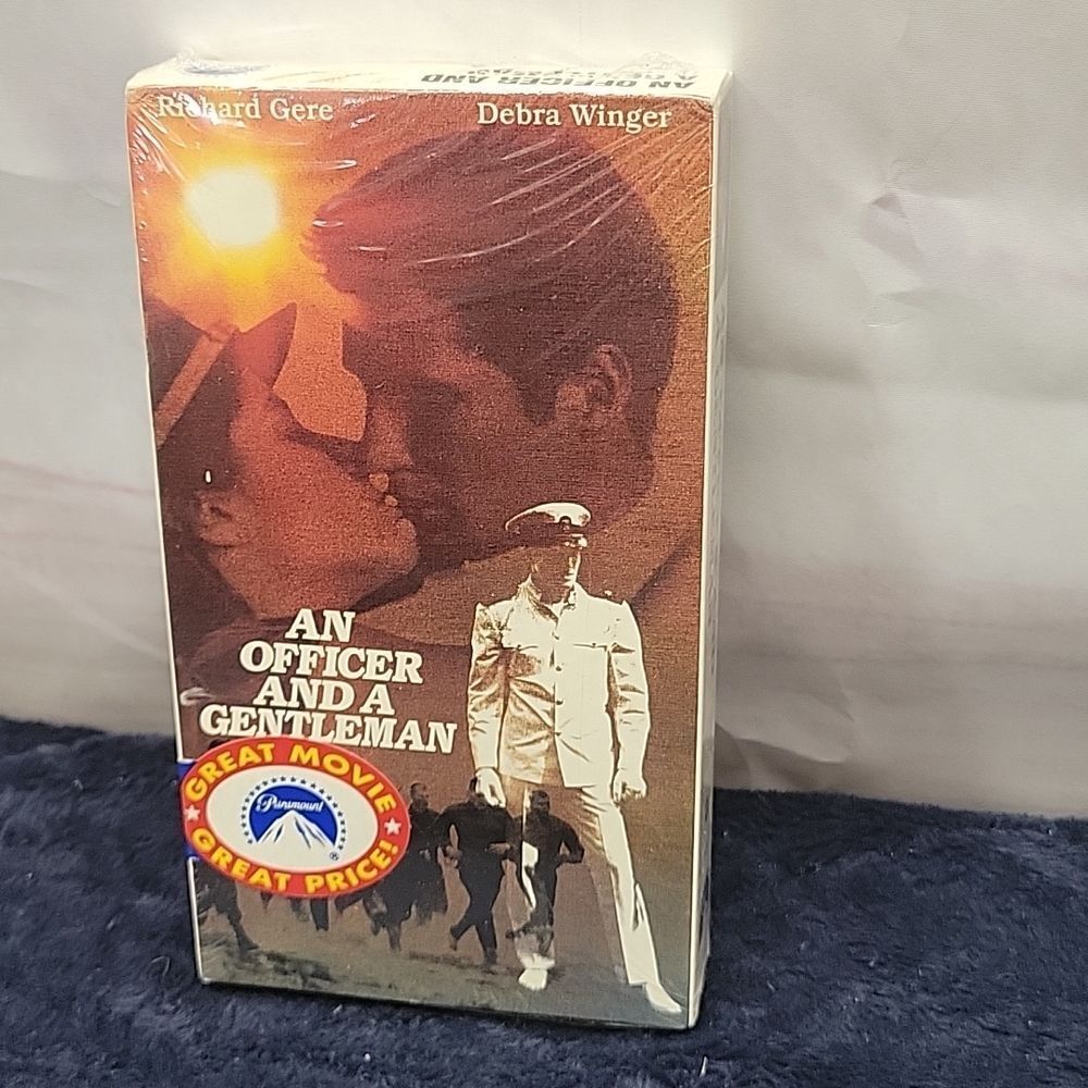NEW AN OFFICER AND A GENTLEMAN RICHARD GERE DEBRA WINGER VHS
